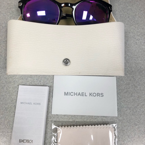 MK SUN GLASSES!! Authentic!! Like new - Picture 2 of 5